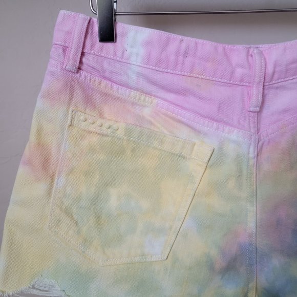 Blank NYC The Barrow Vintage High Rise Tie Dyed Denim Jean Shorts - Picture 9 of 14
